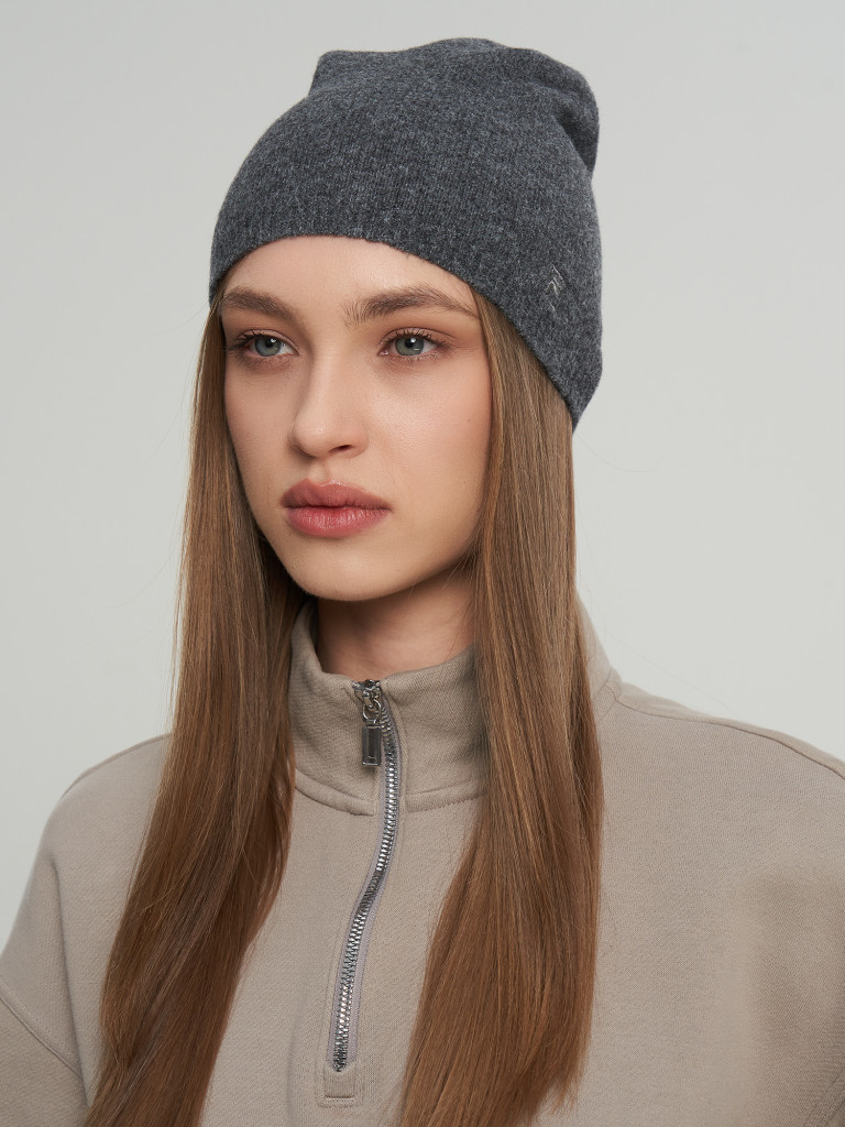 Шапка женская FILA